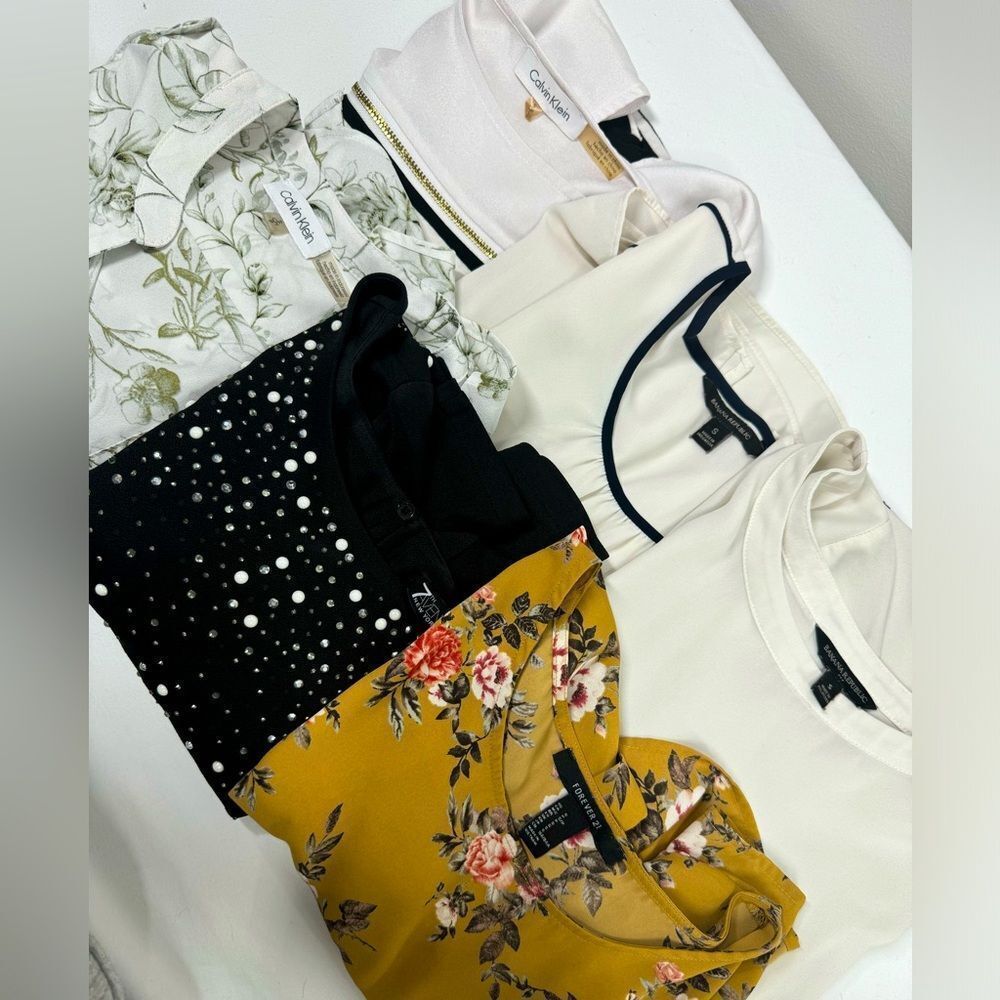 🌻Bundled🌻Banana Republic size small blouses